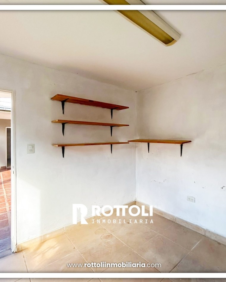 CASA DE TRES DORMITORIOS CON PISCINA EN VENTA-POSADAS MISIONES
