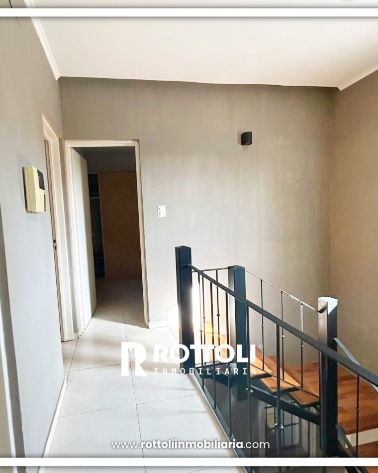 CASA DE TRES DORMITORIOS CON PISCINA EN VENTA-POSADAS MISIONES