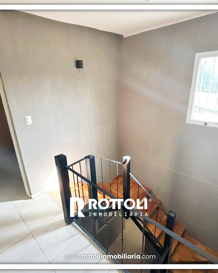 CASA DE TRES DORMITORIOS CON PISCINA EN VENTA-POSADAS MISIONES