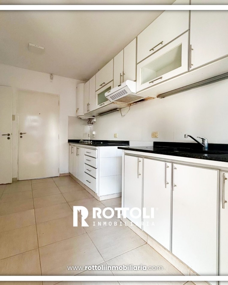 CASA DE TRES DORMITORIOS CON PISCINA EN VENTA-POSADAS MISIONES