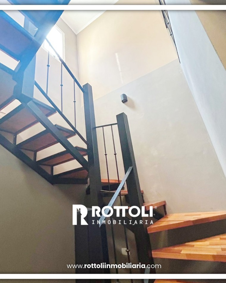 CASA DE TRES DORMITORIOS CON PISCINA EN VENTA-POSADAS MISIONES