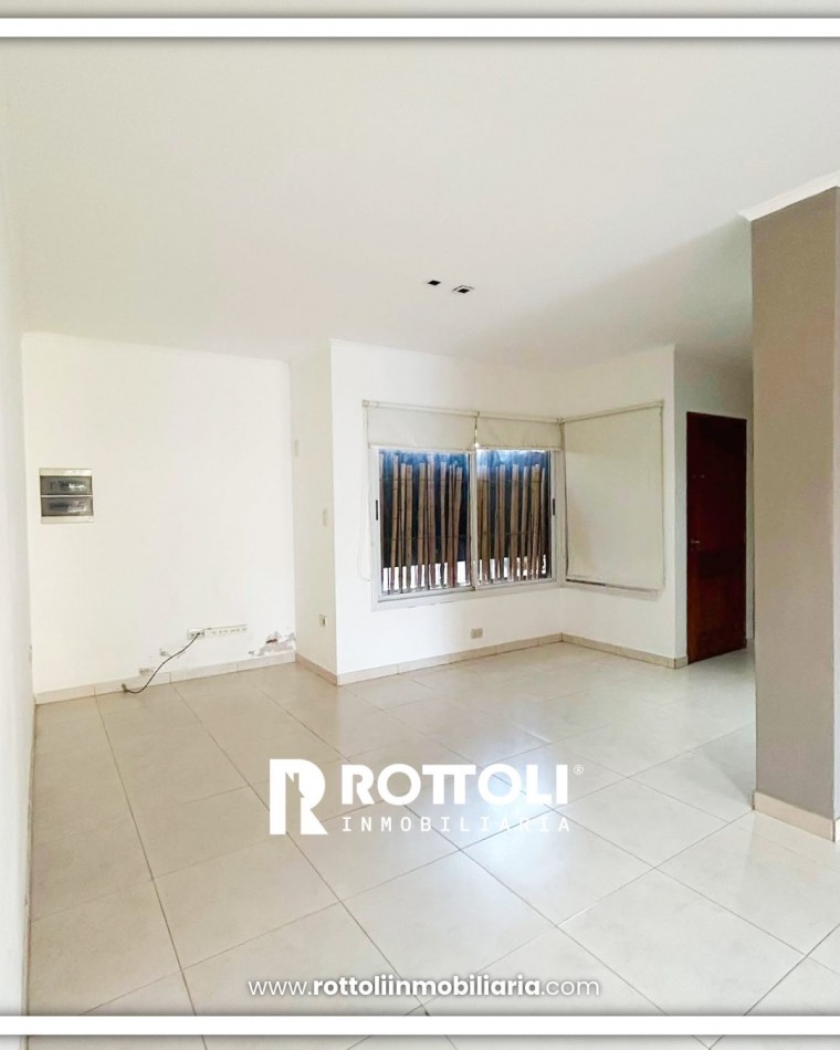 CASA DE TRES DORMITORIOS CON PISCINA EN VENTA-POSADAS MISIONES
