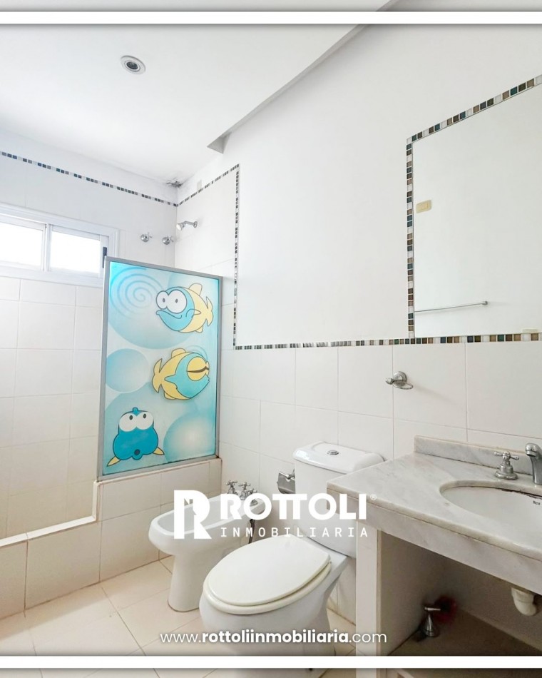 CASA DE TRES DORMITORIOS CON PISCINA EN VENTA-POSADAS MISIONES