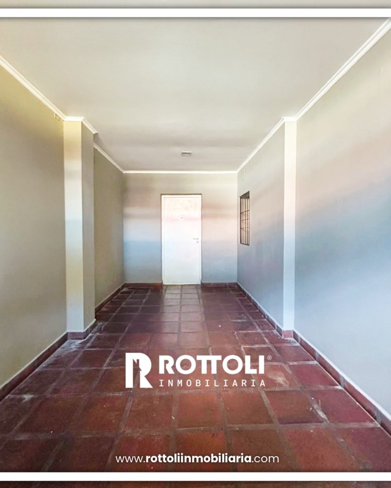 CASA DE TRES DORMITORIOS CON PISCINA EN VENTA-POSADAS MISIONES