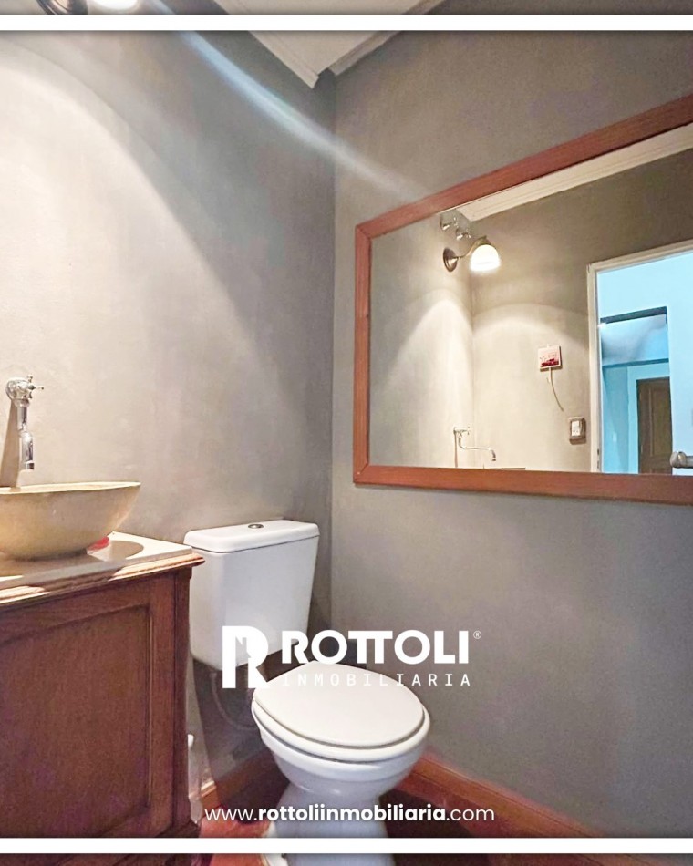 CASA DE TRES DORMITORIOS CON PISCINA EN VENTA-POSADAS MISIONES
