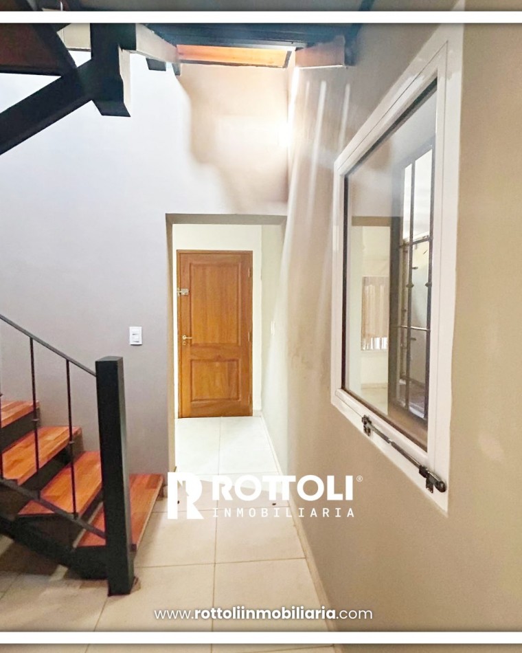 CASA DE TRES DORMITORIOS CON PISCINA EN VENTA-POSADAS MISIONES
