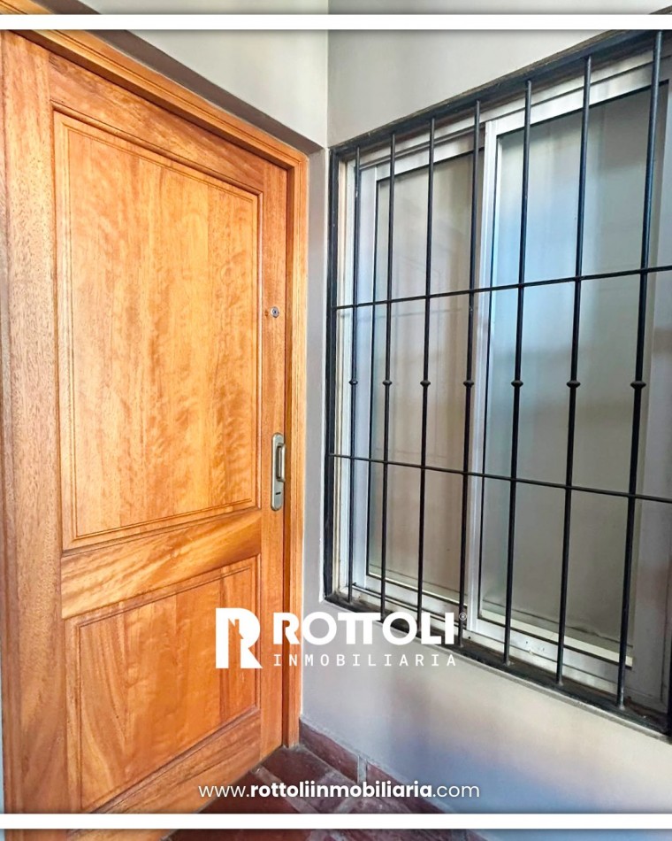CASA DE TRES DORMITORIOS CON PISCINA EN VENTA-POSADAS MISIONES