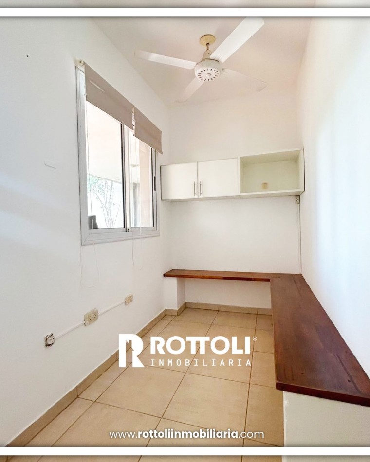CASA DE TRES DORMITORIOS CON PISCINA EN VENTA-POSADAS MISIONES